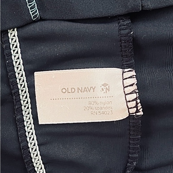 Old Navy Blue Rashguard Swim Top 4T navy blue “ Old Navy” logo short sleeve - Picture 5 of 5